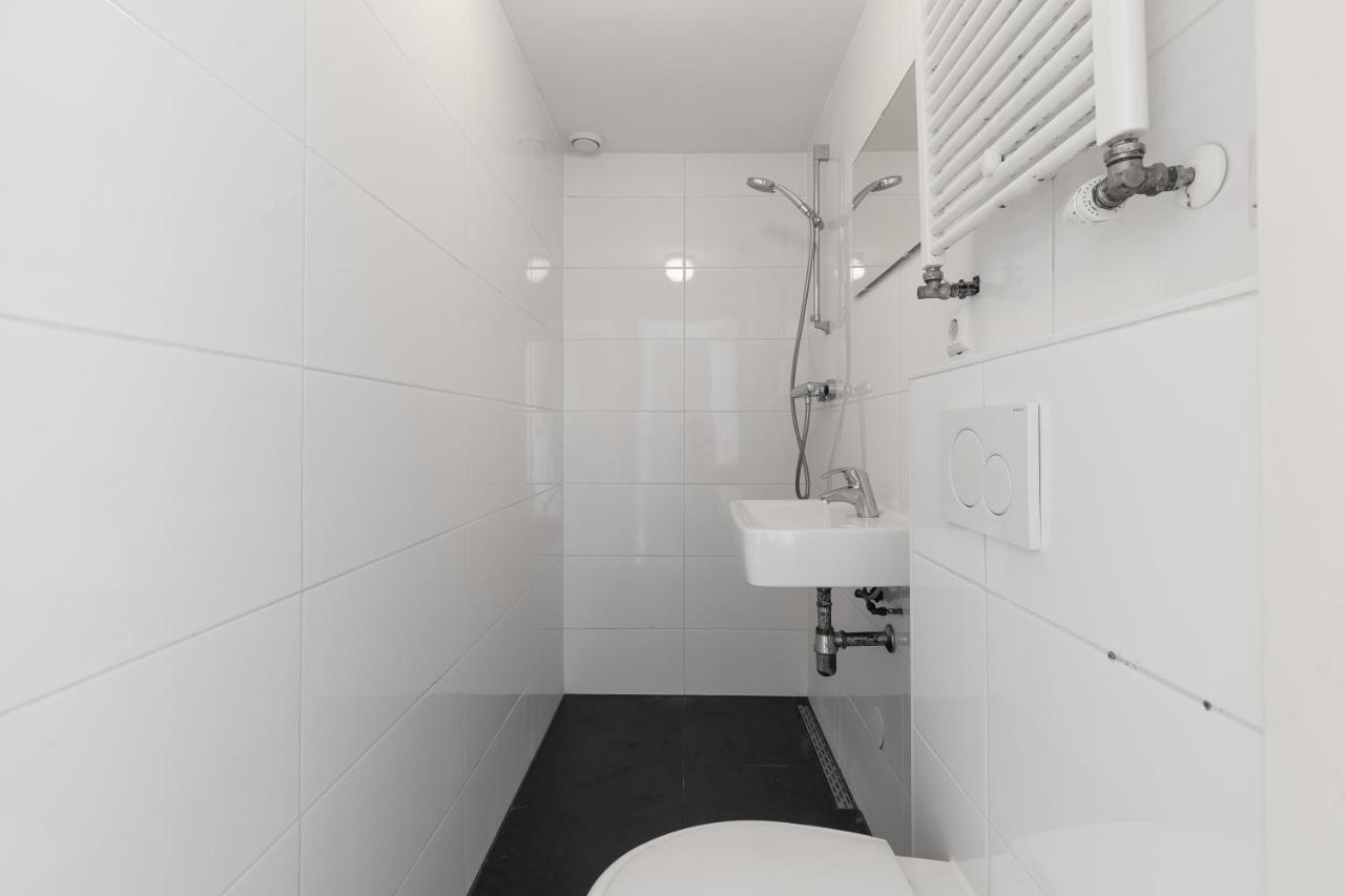 Central Top Floor Apartment With Private Balcony - Apt 3 Amsterdam Bagian luar foto